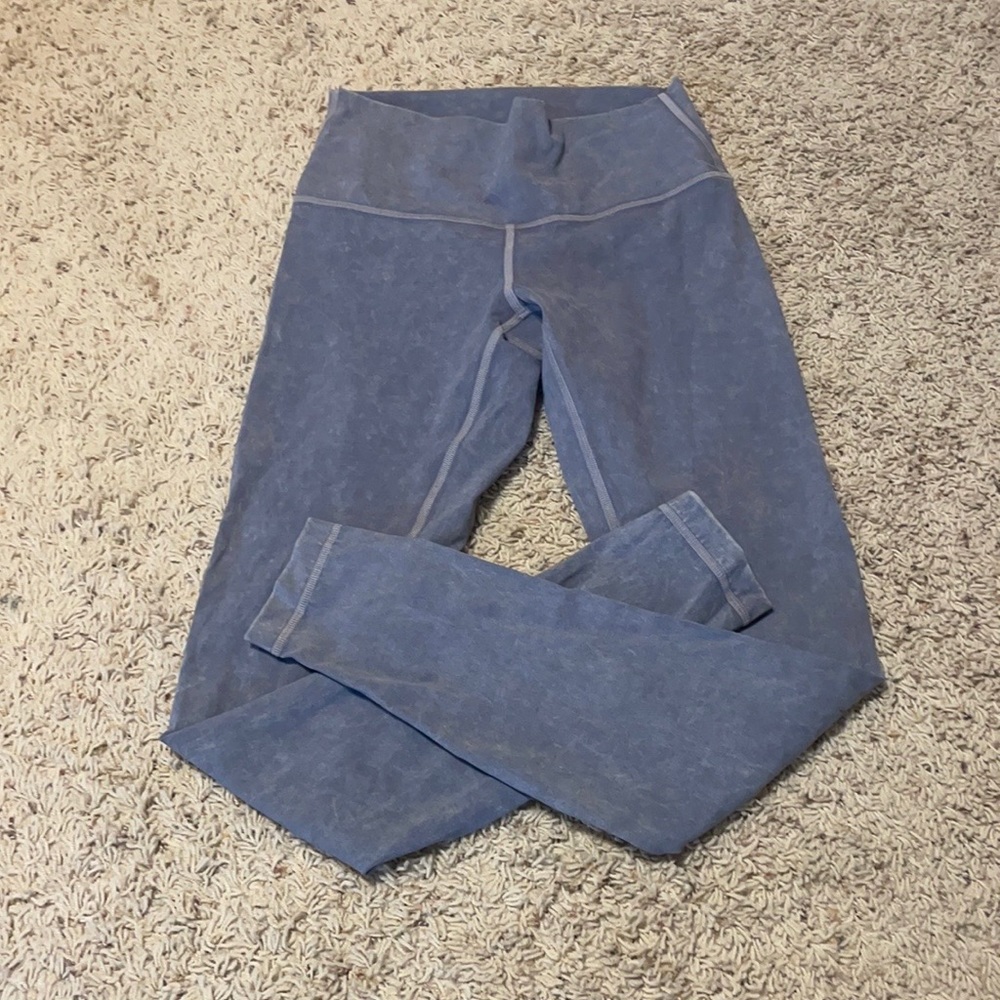 Lululemon size 6 wunder under leggings!